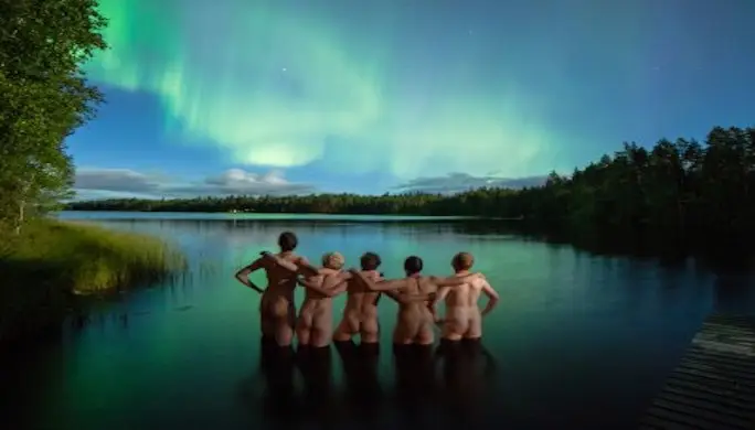 Aurora-boys-400×300