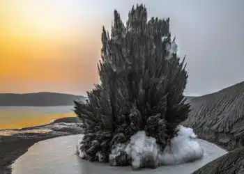 TOUR DU MONDE DES VOLCANS ACTIFS . Du 30 avril au 29 mai 2020