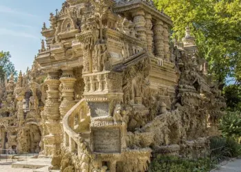 Le Palais idéal du facteur Cheval