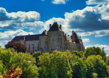 chateau le mans