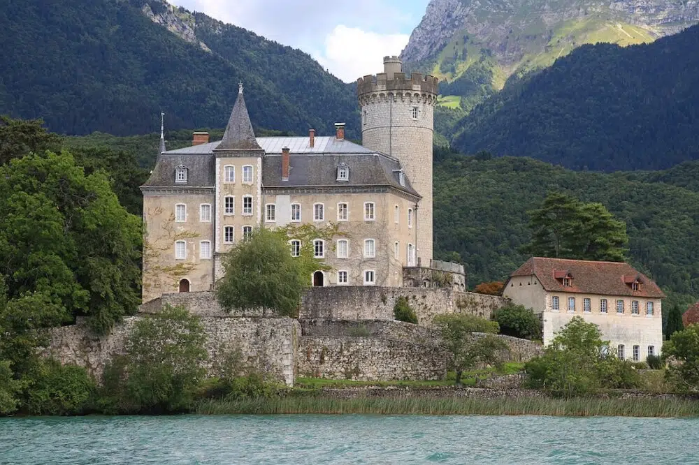 Suisse : Le territoire du Lac d’Annecy passe à l’heure d’hiver : Sur terre ou vu du ciel, le découvrir autrement