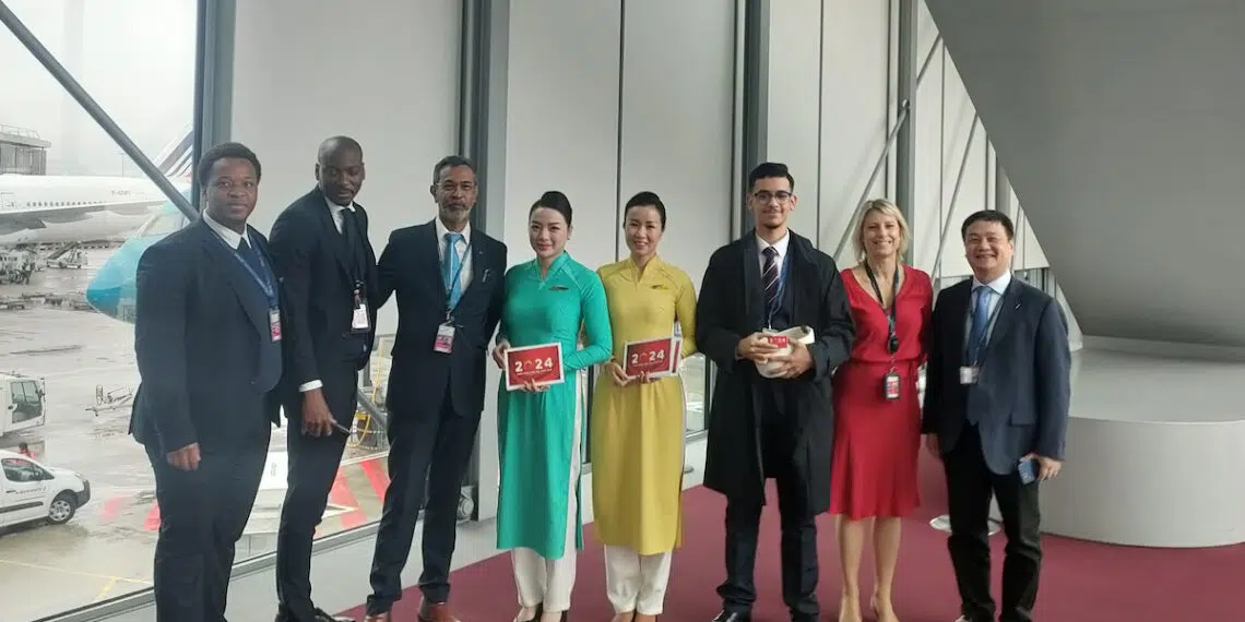 Vietnam Airlines et Air France ont célébré ensemble le Têt, le Nouvel An Lunaire, à l’aéroport Roissy Charles-de-Gaulle, lors de l’embarquement de leurs vols respectifs vers le Vietnam.