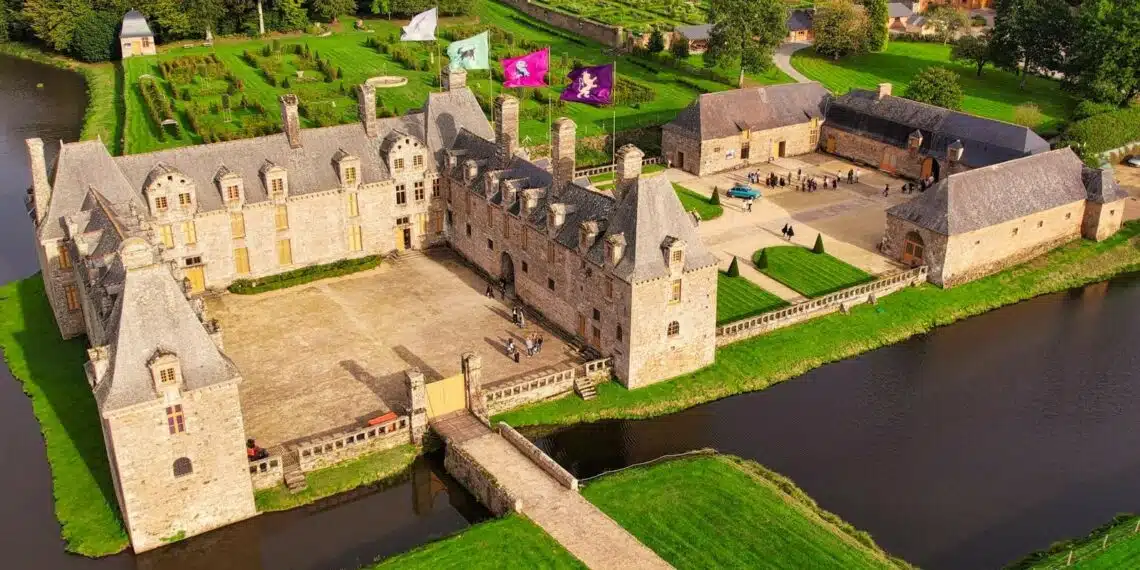 Nouvelle Ecole des Sorciers au château Rocher Portail