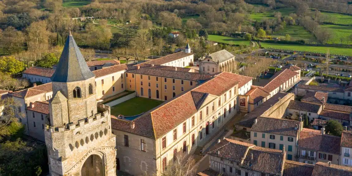 Vue aérienne de la Cité de Soreze côté clocher Saint Martin ©Philippe Roux