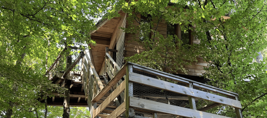 La cabane dans les arbres de David en Corrèze
